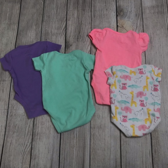 Baby Girl Onesies (4) Size 0/3M - Picture 2 of 6